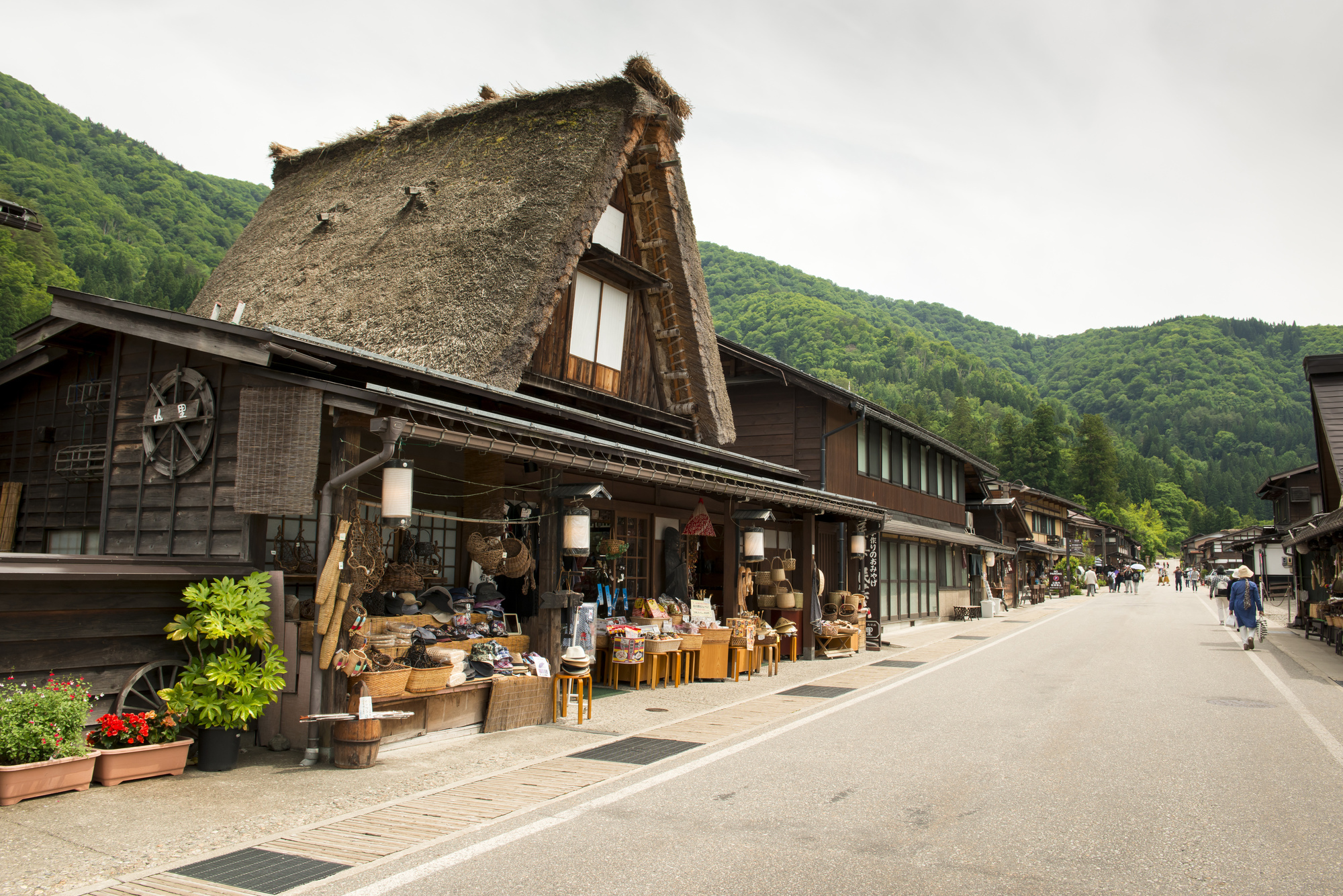 3-5. 美しい景観を未来へ:ゴミは必ず持ち帰るという責任