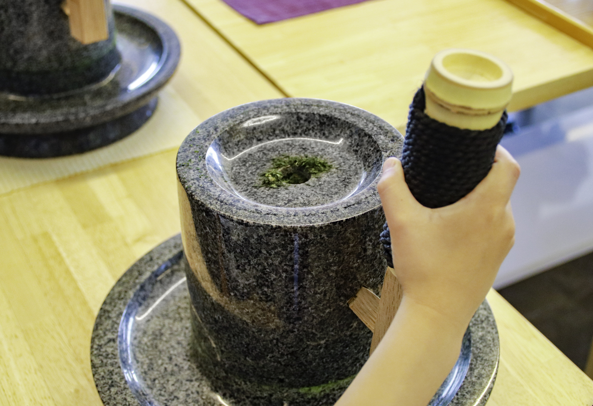 1-3. 日本茶の歴史そのもの:「宇治茶」が最高級ブランドになった理由